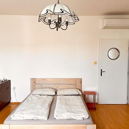 Flat With Nicest Wiew In Old Town - 3 Bedrooms, Ac Bratislava Ngoại thất bức ảnh